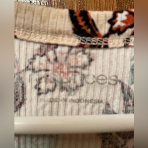 Maurice’s 2X super cute ribbed tank top. EUC. Only worn one time. Floral design. - Picture 2 of 3